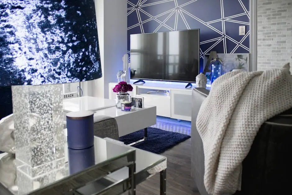 Elegancki salon w nowoczesnym stylu z minimalistycznym wystrojem i jasnymi meblami.