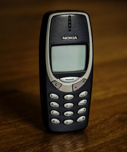 stary telefon komórkowy