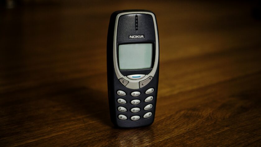 stary telefon komórkowy